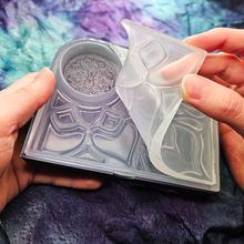 Load image into Gallery viewer, Mandala Paint Palette - Silicone Paint Tray
